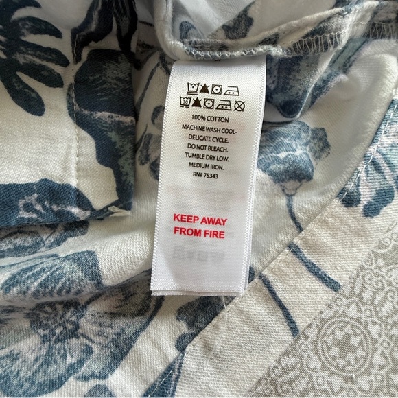 Joie Navy and White Floral Blouse - Picture 4 of 8